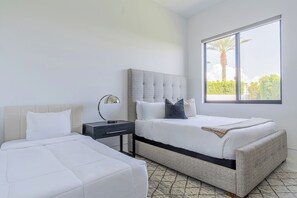 10 bedrooms, iron/ironing board, travel cot, free WiFi