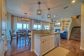 Interior - 2 Homes, Sleeps 22 | Steps to the Beach, Private Pool, Fire Pit, Balcony Views (Port Aransas)