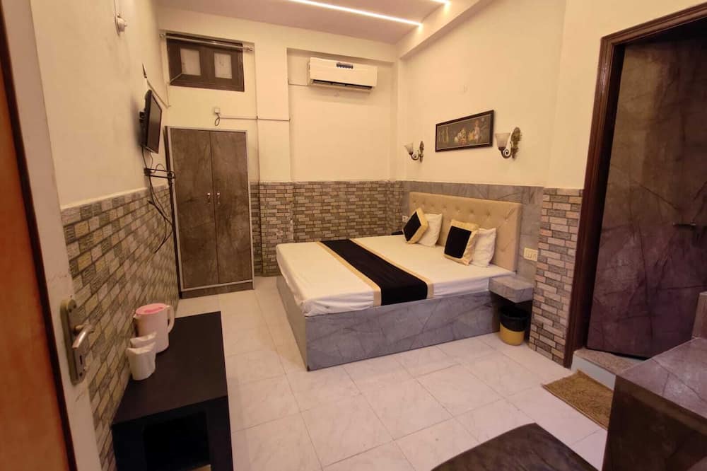 HOTEL SARWAN