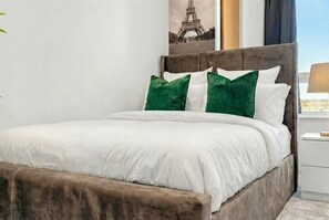 3 bedrooms, WiFi, bed sheets
