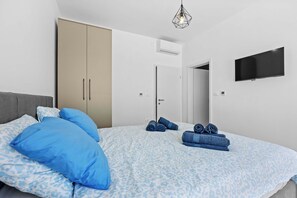 3 bedrooms, WiFi, bed sheets