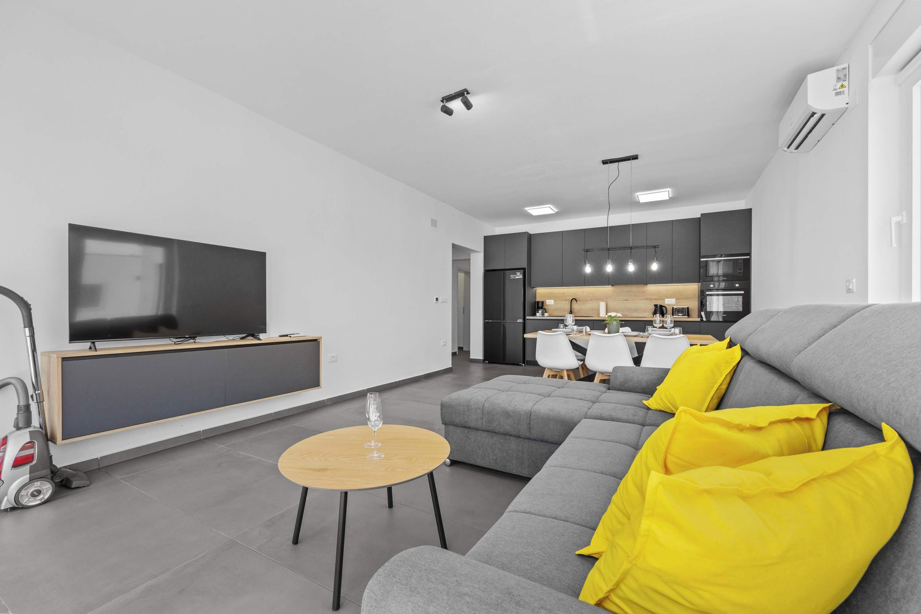 Televisie en een kantoor