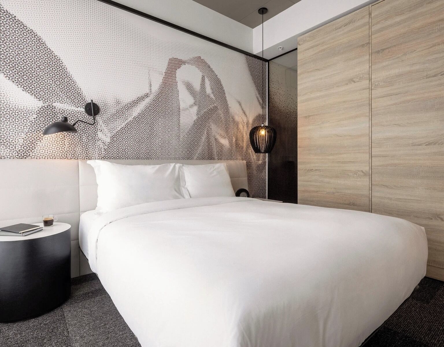 4 chambres, fer et planche à repasser, accès au Wi-Fi (inclus)