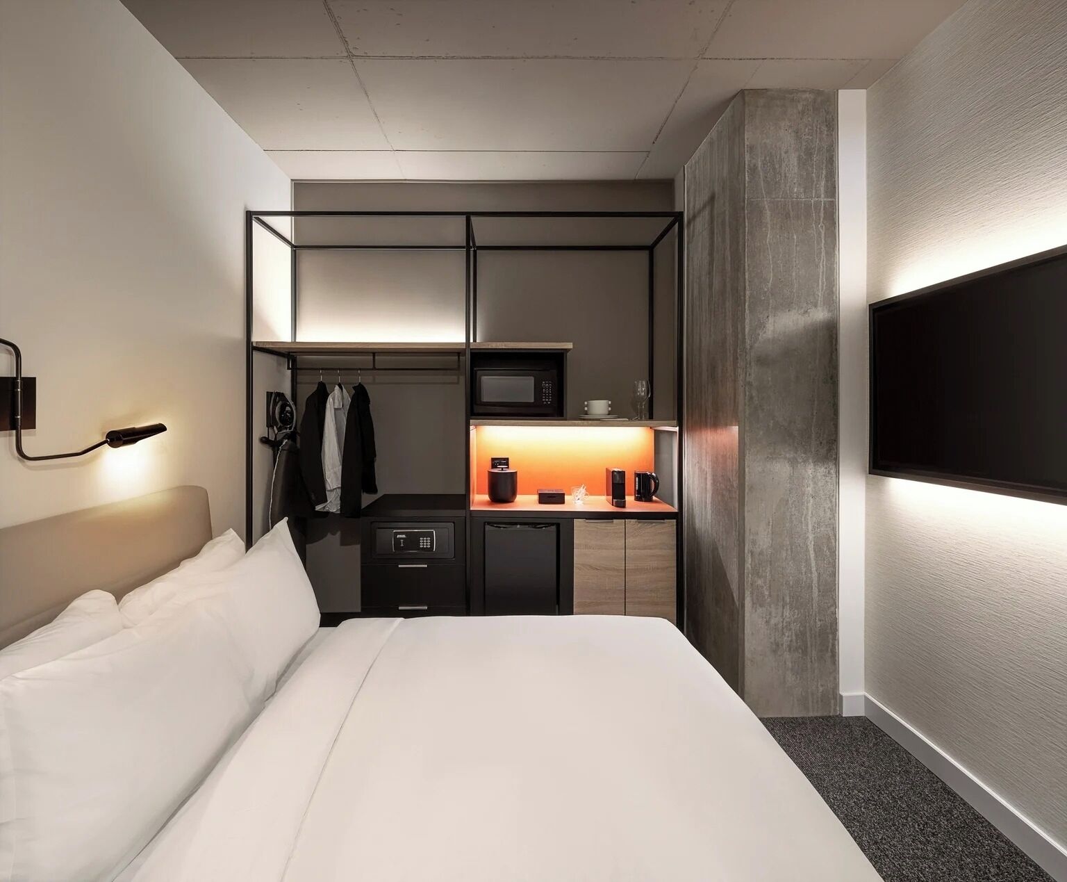 4 habitaciones, tabla de planchar con plancha y wifi gratis 
