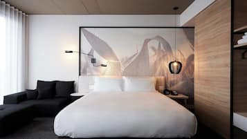 Iron/ironing board, free WiFi, bed sheets