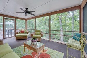 المنشأة من الداخل