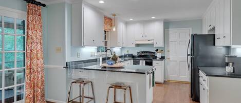 Microwave, oven, stovetop, dishwasher