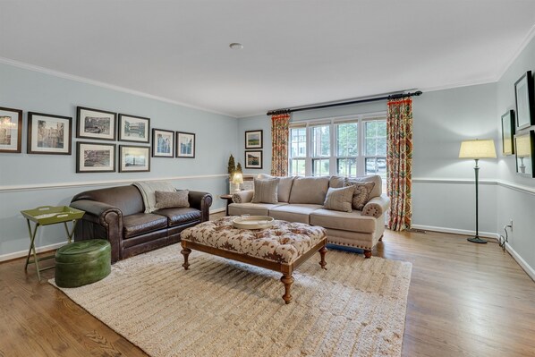 Televisión y chimenea 