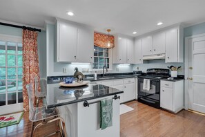 Microones, forn, placa de cuina i rentaplats