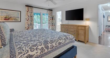 Nature Lovers Serene Get-A-Way RANCH in North Raleigh