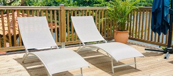 Bungalow with modern comforts, seafront, for 2 to 4 people, not overlooked