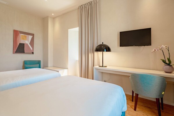 1 chambre, bureau, fer et planche à repasser, Wi-Fi