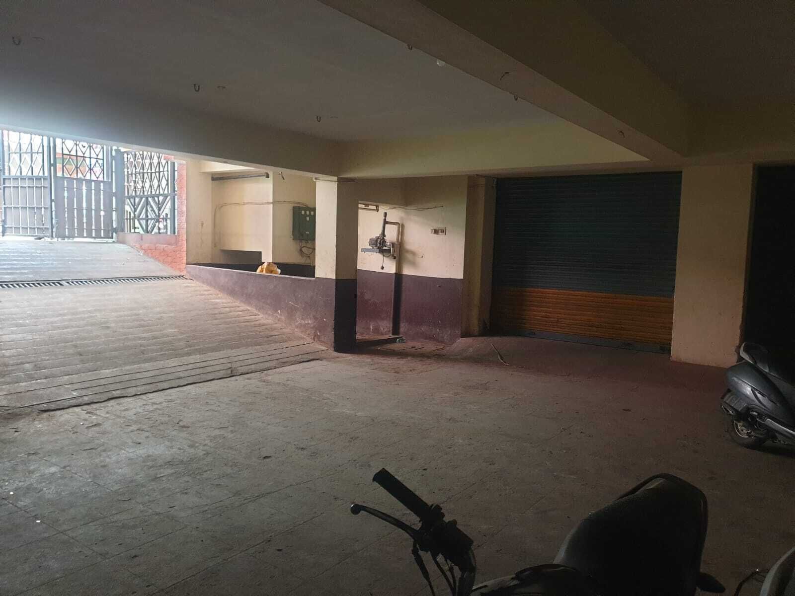 Ókeypis bílastæði með sjálfsafgreiðslu, ókeypis bílastæði með þjónustu