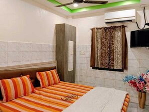 Classic Triple Room | Free WiFi, wheelchair access