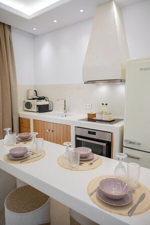 Two Bedroom Villa with Private Pool, I | Private kitchen