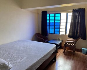 Quarto casal luxo, vista para a cidade | Wi-Fi de cortesia