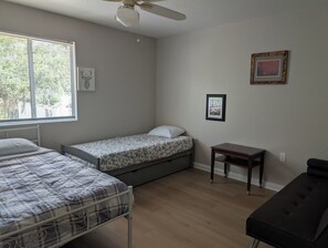 3 soverom, strykejern/-brett, wi-fi og sengetøy