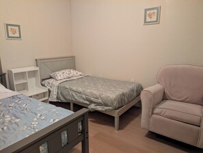 熨斗/熨衣板、WiFi、床单