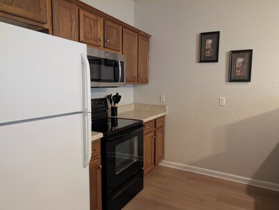 Economical Townhouse, 3Br/3Ba, 6 mins to FSU [619]