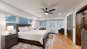 4 bedrooms, iron/ironing board, free WiFi, bed sheets - Tuscan-Style Waterfront Retreat! (Hilton Head)