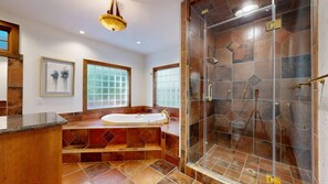 Dusche, Haartrockner, HandtĂŒcher
