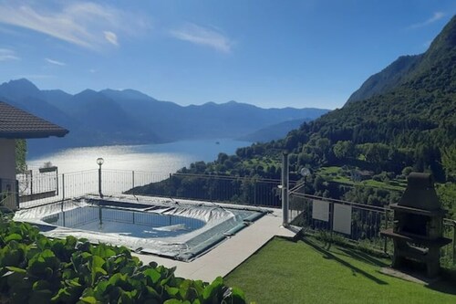 The Lake View Garden