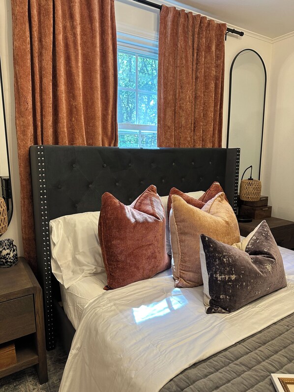WiFi, bed sheets