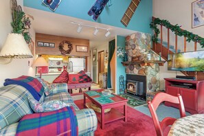 Télévision, cheminée