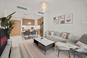 Living area - WYZ RENT|Earthy Elegant 1BR Surf 2 Creek Beach (Dubai)