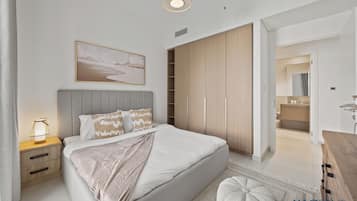 Caja de seguridad en la habitación y cortinas blackout