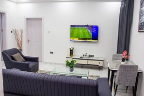 Lyxlägenhet - 1 sovrum - tillgänglighetsanpassat för personer med synskada - kök | Strykjärn/strykbräda och gratis wi-fi