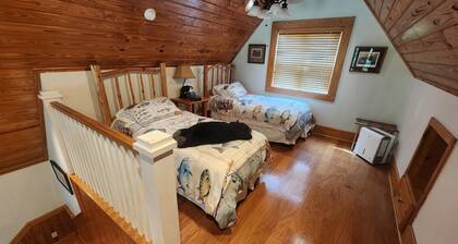Little Red River Waterfront Cabin for a perfect fishing getaway!