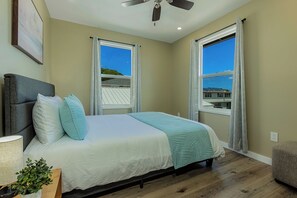 3 bedrooms, iron/ironing board, free WiFi, bed sheets