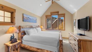 3 bedrooms, desk, free WiFi, bed sheets