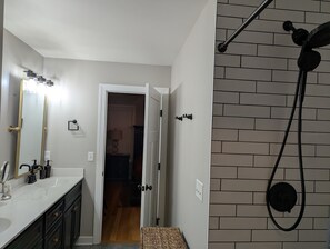 Shower, towels