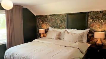 4 slaapkamers, een strijkplank/strijkijzer, internet