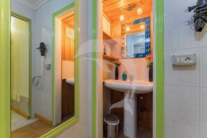 Apartment, 2 Bedrooms | Bathroom - El Médano Apartment With Stunning Pool Views (Granadilla de Abona)