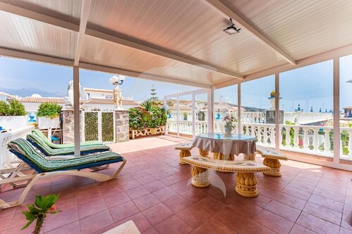 El Médano Apartment With Stunning Pool Views