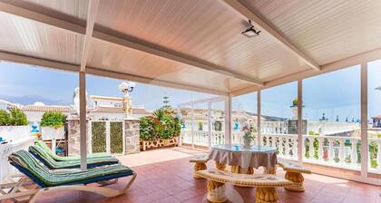 El Médano Apartment With Stunning Pool Views