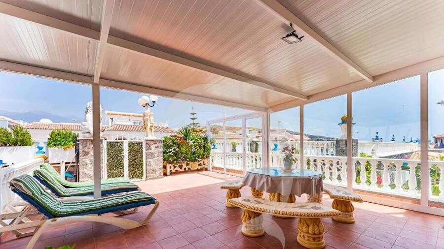 El Médano Apartment With Stunning Pool Views