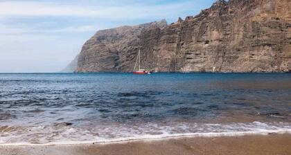 Relax in El Médano's Modern Sea View Apartment