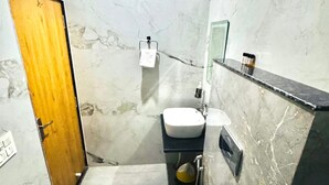 Kamar Double Deluks, pemandangan kota | Kamar mandi