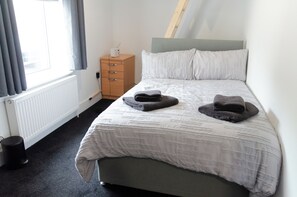 3 bedrooms, iron/ironing board, Internet, bed sheets
