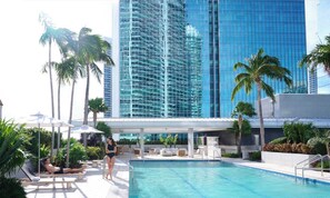 Pool - Luxury Brickell 3BD Free Parking - Pool - Bay View (Miami)