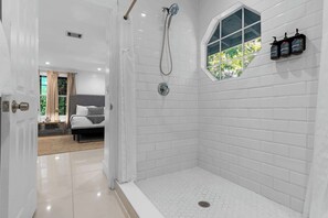 Shower, hair dryer, towels