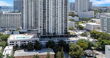 7BD Downtown Oasis - Pool - 10 Mins to South Beach