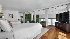4 bedrooms, desk, iron/ironing board, travel crib - Jungle Penthouse Private Pool in South Beach (Miami Beach)