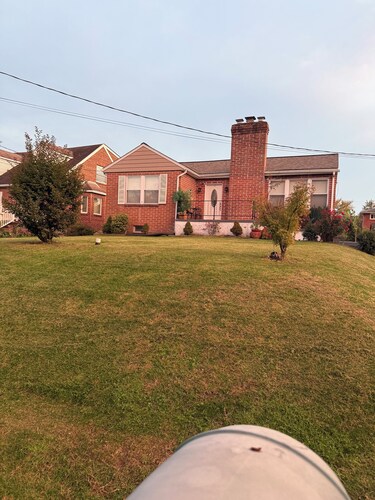 Charming 2-bedroom house with fitness room and AC in Glen Burnie