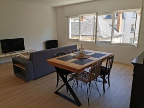Dining - L'EMILIO - hypercentre | bright | Loire view (Blois)