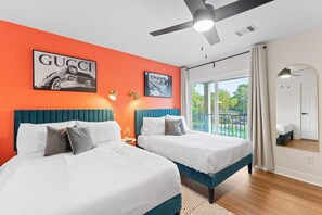 2 bedrooms, desk, iron/ironing board, WiFi